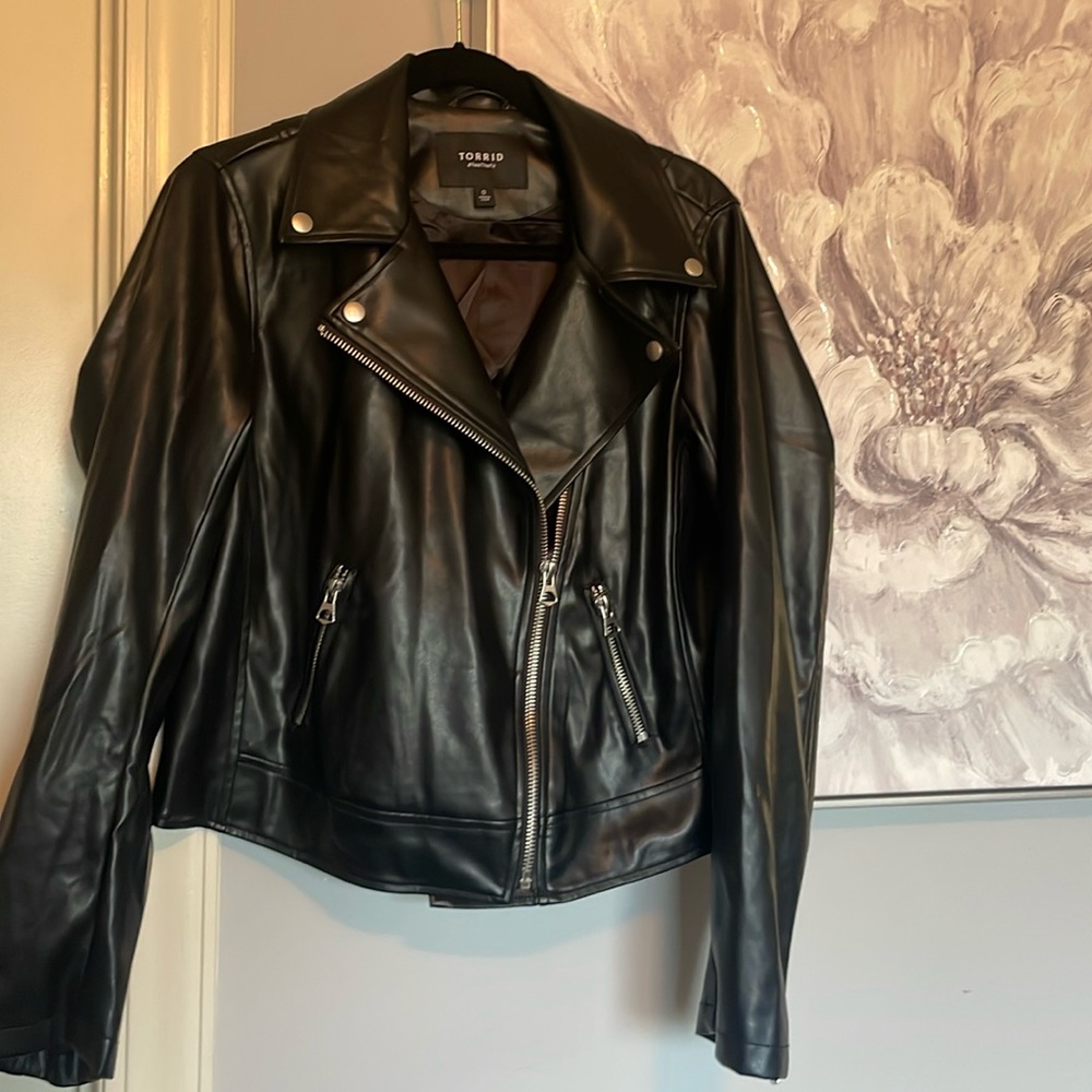 Torrid Faux Leather Asymmetrical Moto Jacket Black Sz 0 NWOT